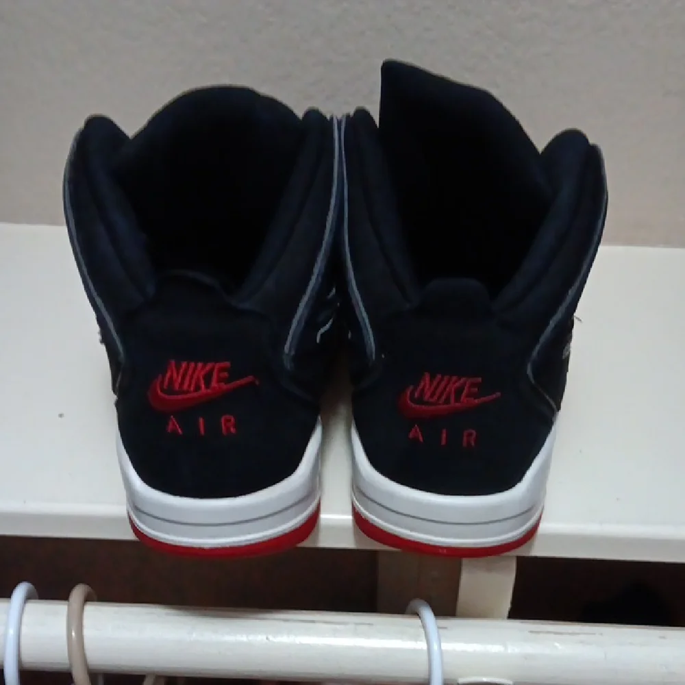 Nike Flight Falcon "Bred" - Picture 3 of 7